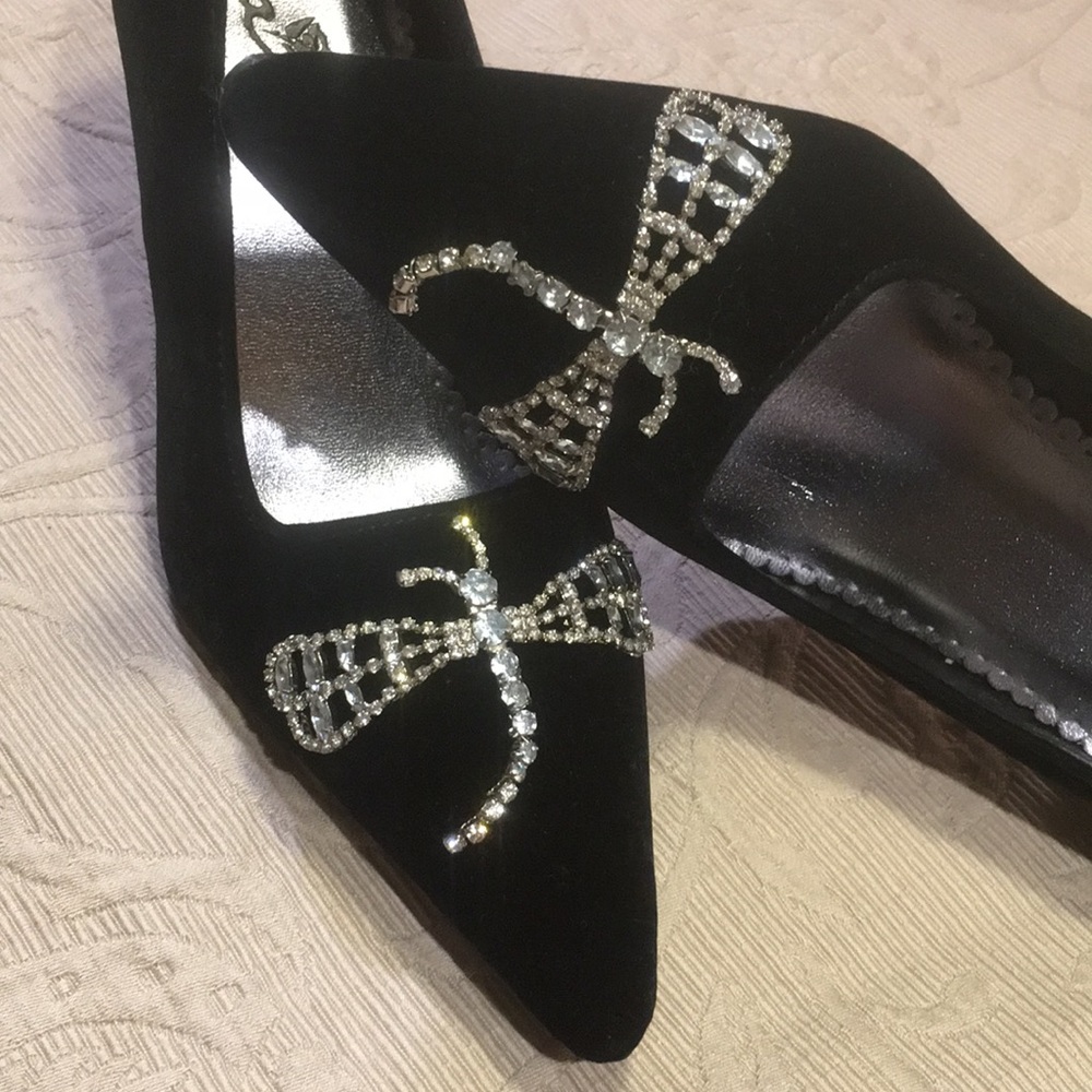 NWT Anna Black Velvet Rhinestone Dragonfly Evening Pumps size 6.5